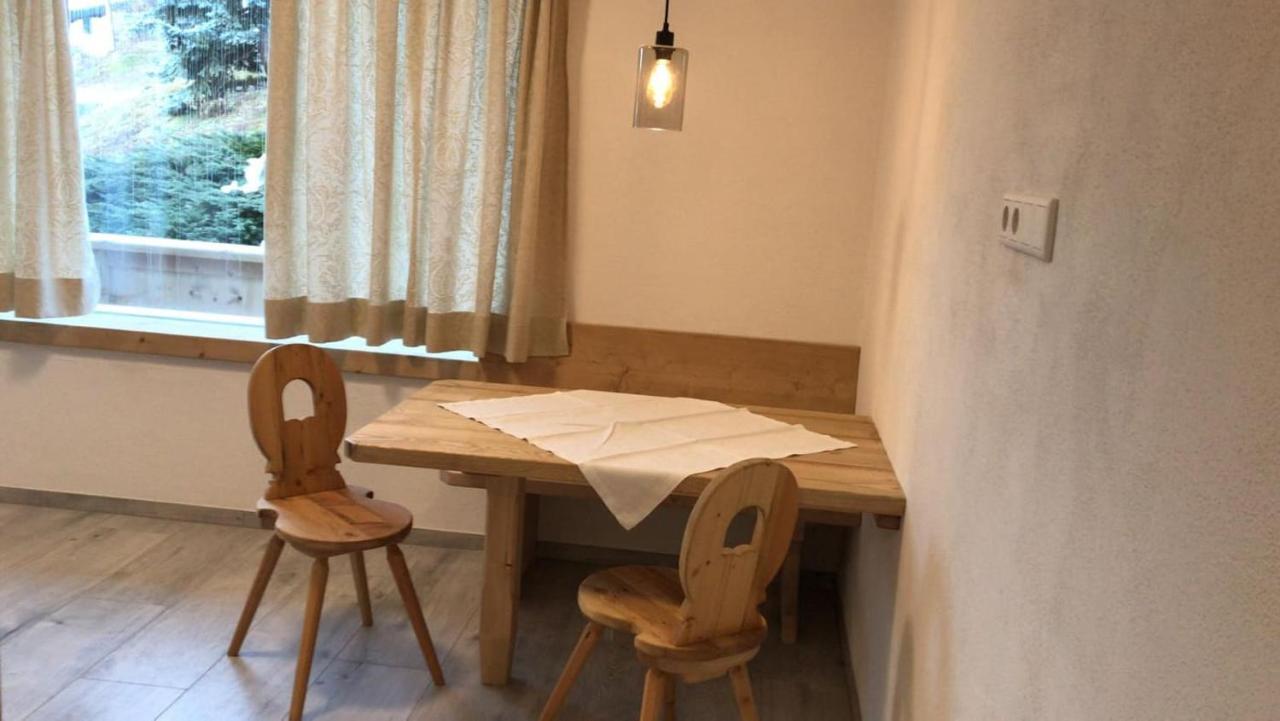 Birklstueberl Restaurant Und Appartement Зеефельд в Тироле Экстерьер фото